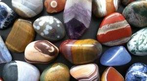 گنجینه‌های آرامش: سفری در دنیای سنگ‌های افزایش‌دهنده صبر و بردباری