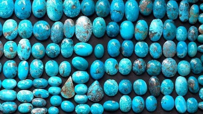 آیا از سخنرانی در جمع می‌ترسید؟ با قدرت سنگ‌های قیمتی مانند فیروزه، لاجورد و سیترین، اعتماد به نفس خود را افزایش داده و با بیانی شیوا و واضح بدرخشید.