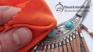 راهنمای کامل نگهداری از فیروزه؛ چطور زیبایی و ارزش این سنگ محبوب را حفظ کنیم؟