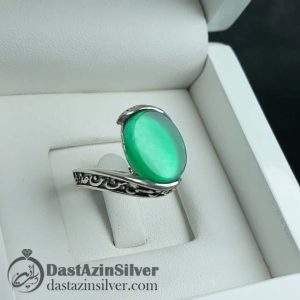 خرید انگشتر نقره عقیق سبز طرح پیچ با عبارت ولایت علی بن ابی طالب حصنی