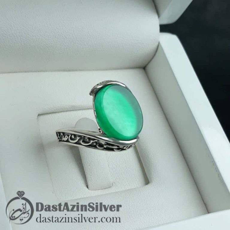 خرید انگشتر نقره عقیق سبز طرح پیچ با عبارت ولایت علی بن ابی طالب حصنی